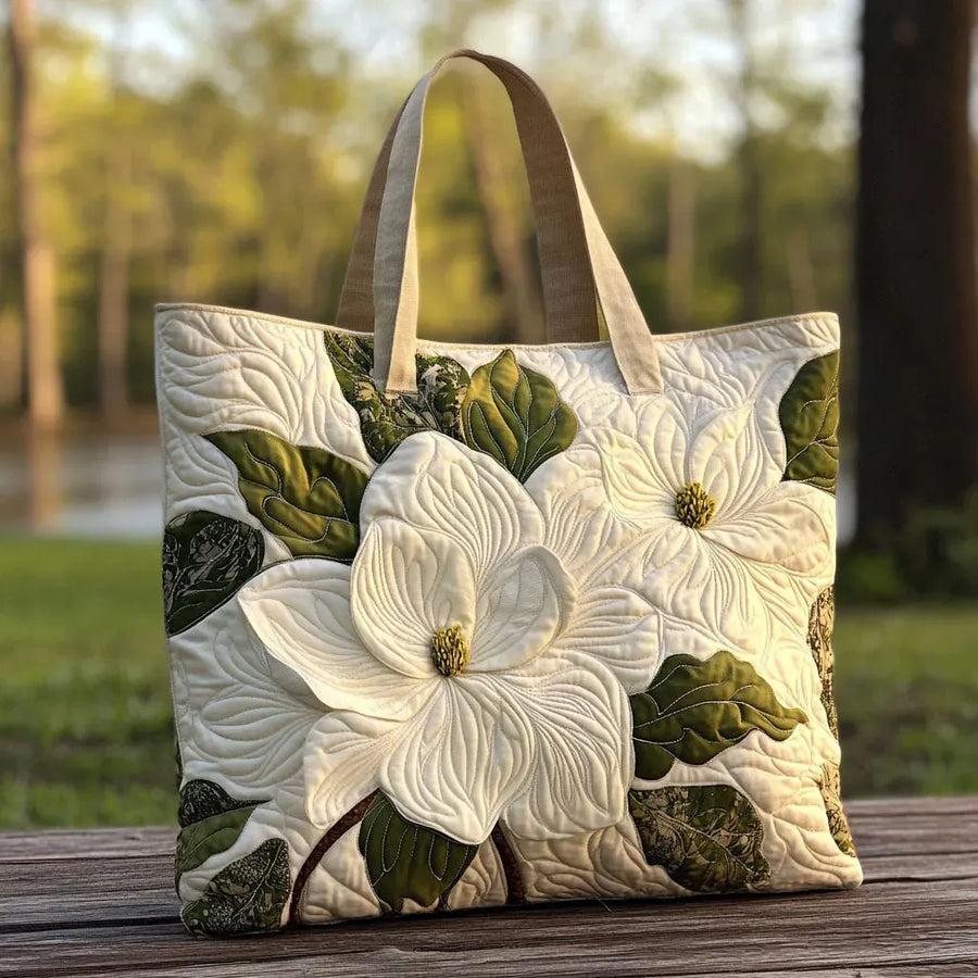 Handgefertigte gesteppte Tasche - Elegante weiße Lilien