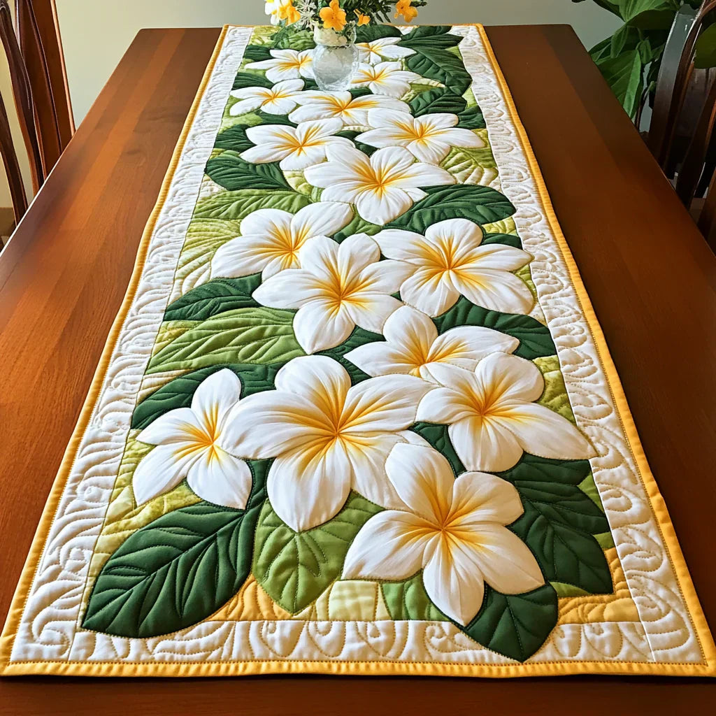Gesteppter Tischläufer - Frangipani-Blüten